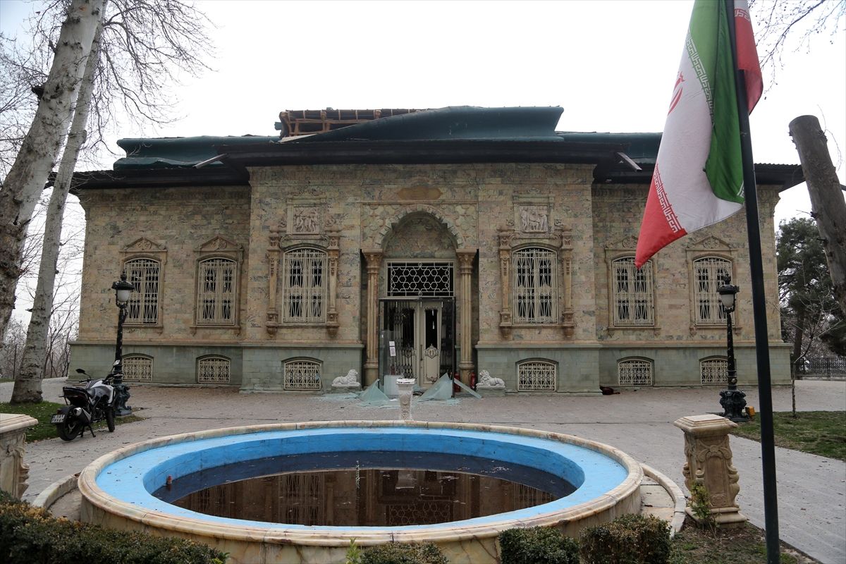 ABD-İsrail saldırılarında Tahran'daki tarihi Sadabad Sarayı hasar gördü