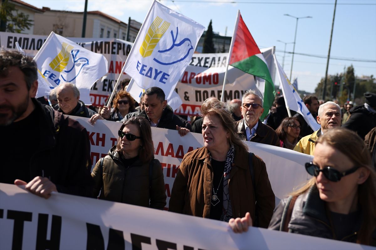 ABD ve İsrail'in İran'a yönelik saldırıları Atina'da protesto edildi
