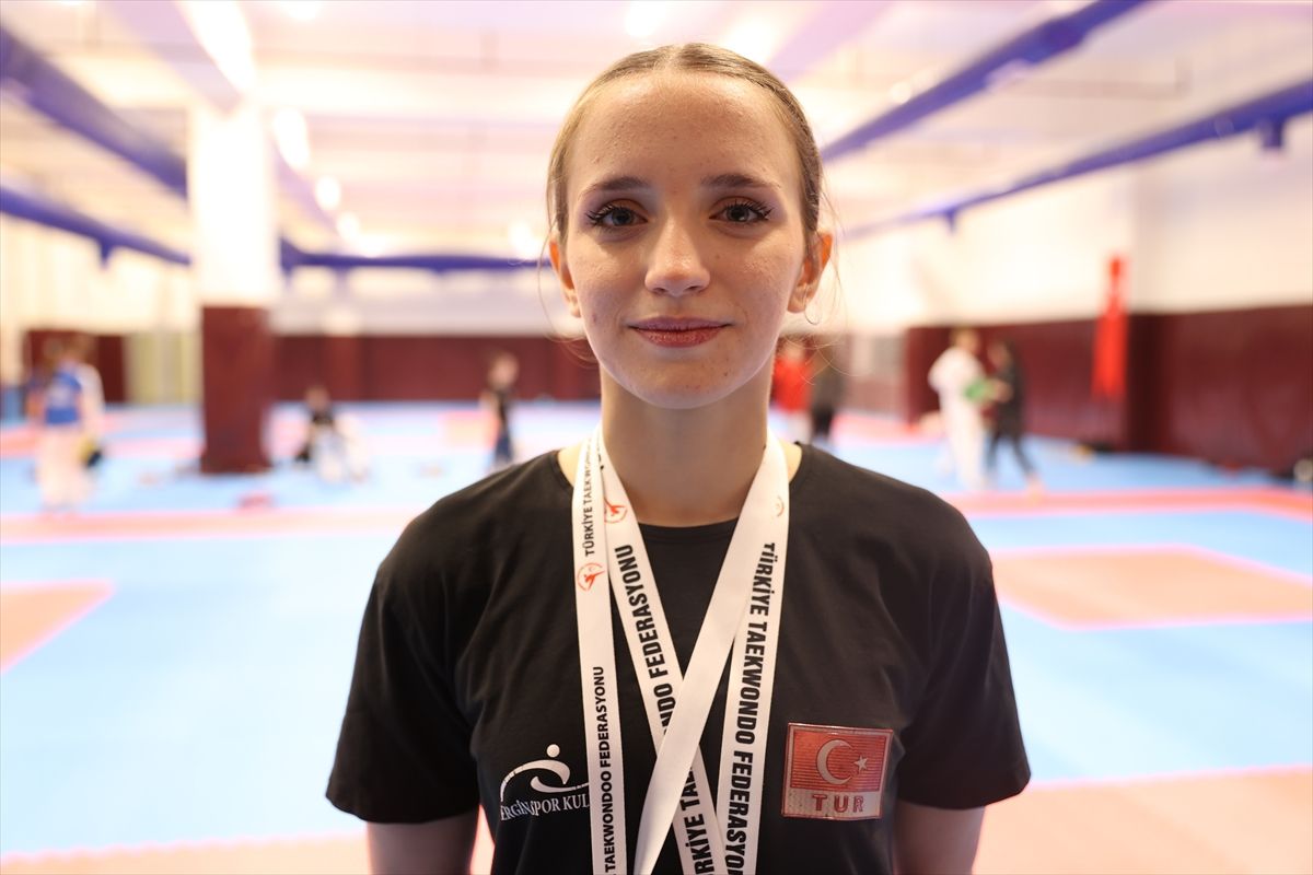 Ablasından etkilenerek başladığı tekvandoda olimpiyat hayali kuruyor