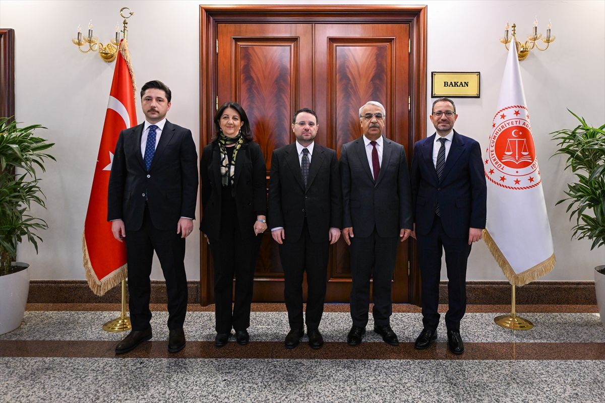 Adalet Bakanı Gürlek, DEM Partili Buldan ve Sancar ile görüştü