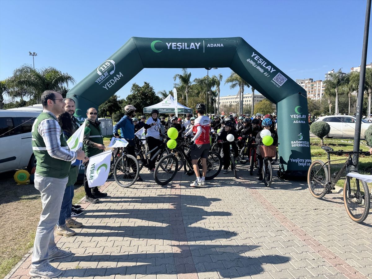 Adana'da bisikletliler bağımlılığa karşı pedal çevirdi