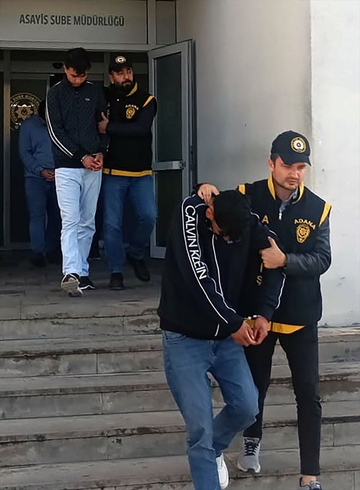 Adana'da dolandırıcılık yaptığı öne sürülen 3 zanlı tutuklandı
