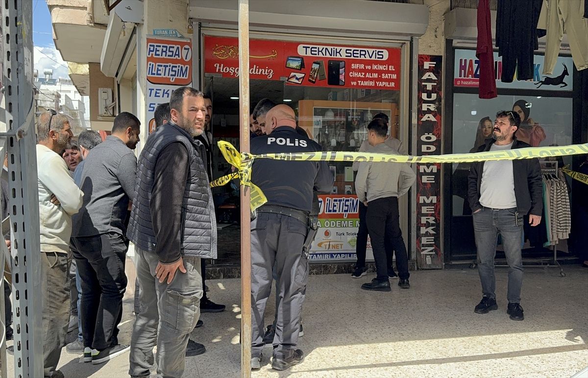 Adana'da iş yerinde silahlı saldırıya uğrayan esnaf hayatını kaybetti