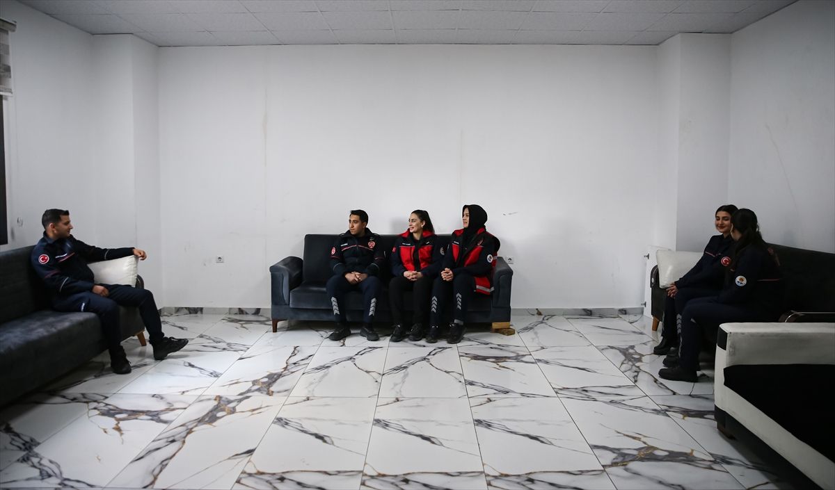 Adana'nın kadın itfaiyecileri özveriyle çalışıyor