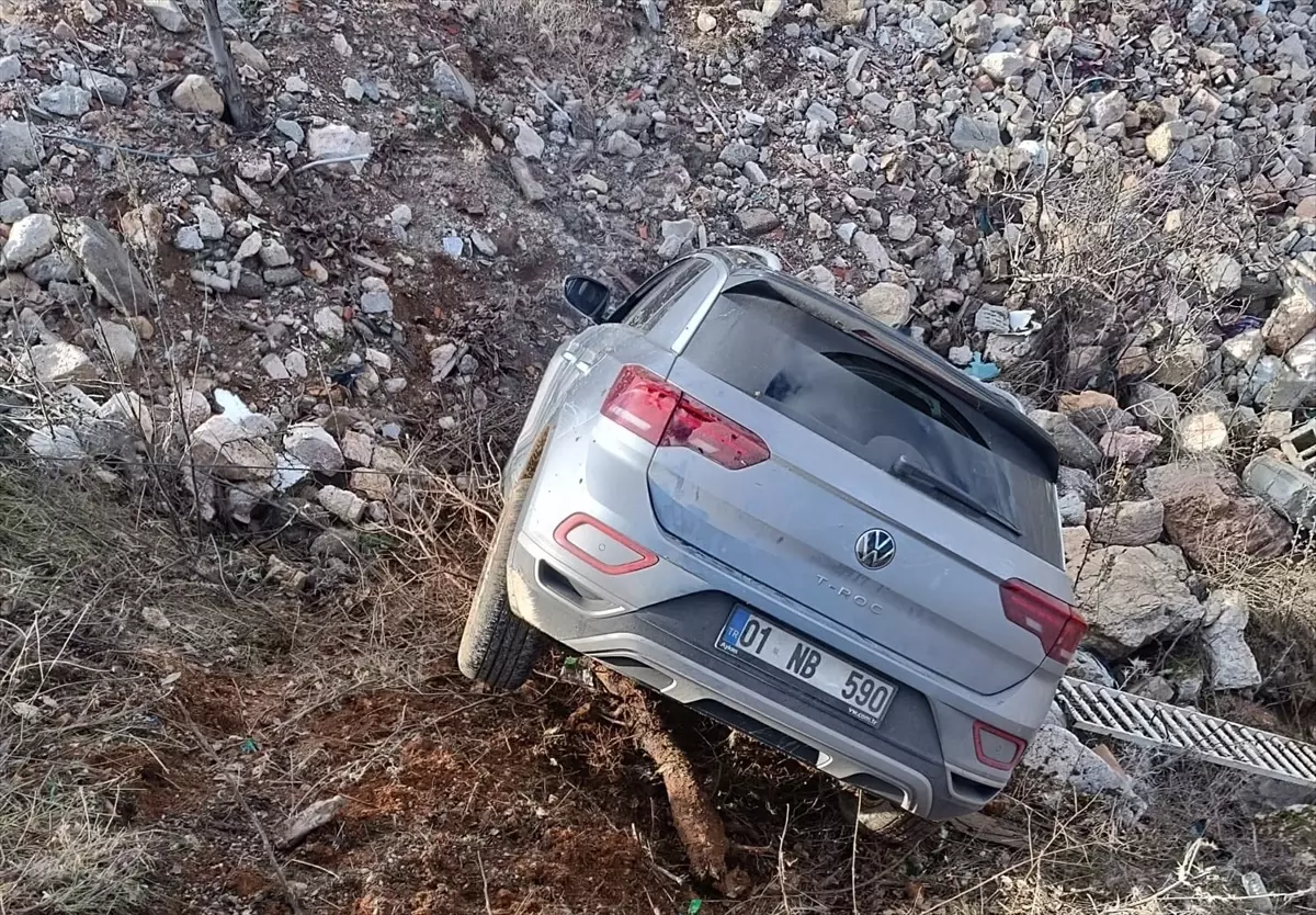 Adıyaman'da devrilen SUV tipi araçtaki 4 kişi yaralandı
