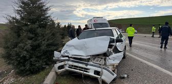 Adıyaman'da otomobil ile hafif ticari aracın çarpıştığı kazada 5 kişi yaralandı