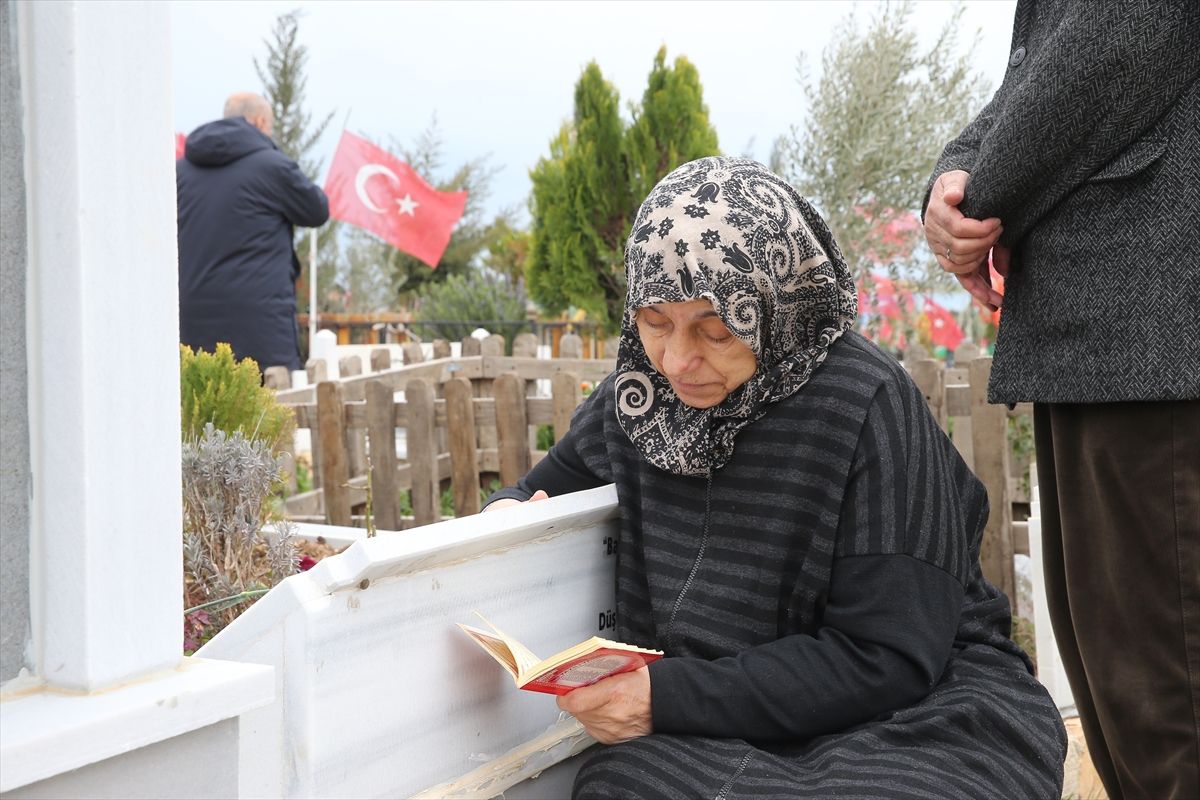 Adıyaman'da Ramazan Bayramı arifesinde mezarlıklar ziyaret edildi