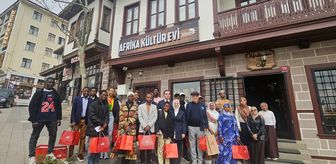 Afrikalı öğrenciler, Ankara'da Afrika Kültür Evi'ni gezdi