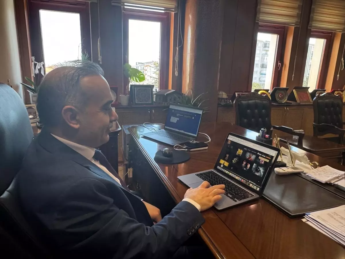 Afyonkarahisar Cumhuriyet Başsavcısı Patlak, AA'nın 'Yılın Kareleri' oylamasına katıldı