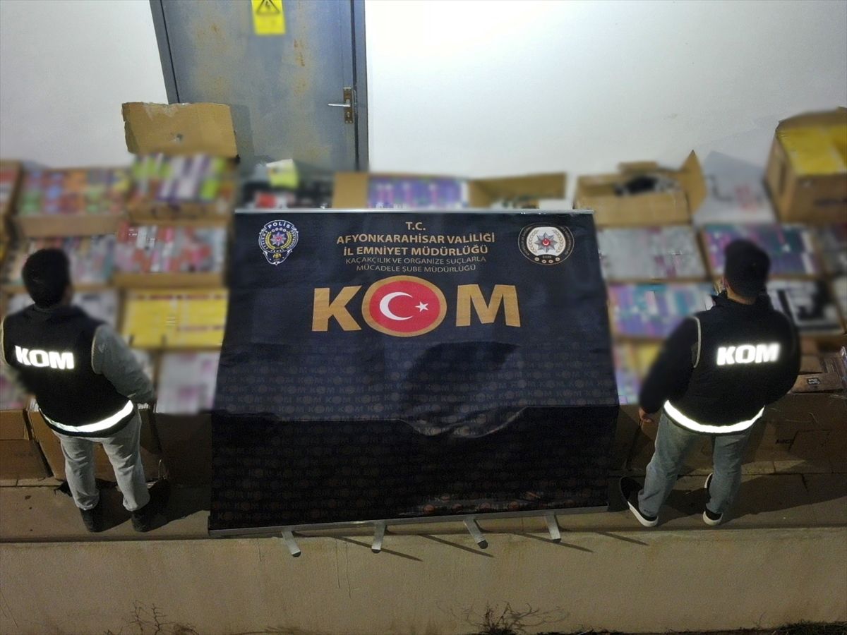 Afyonkarahisar'da kaçakçılık operasyonunda yakalanan 3 şüpheli tutuklandı
