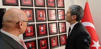 Afyonkarahisar'da kiraz üreticilerine tuzak dağıtıldı