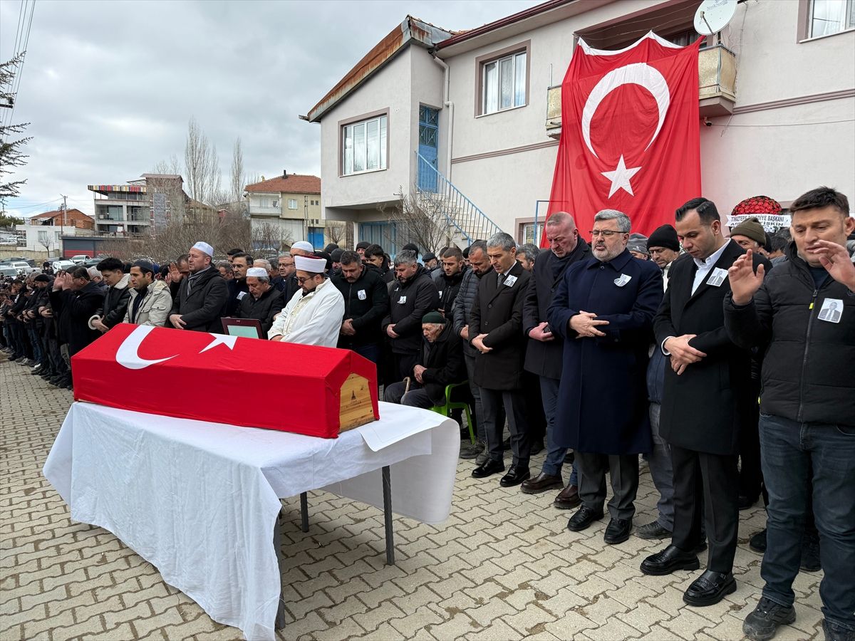 Afyonkarahisar'da vefat eden belediye başkanı Karabacak'ın cenazesi toprağa verildi