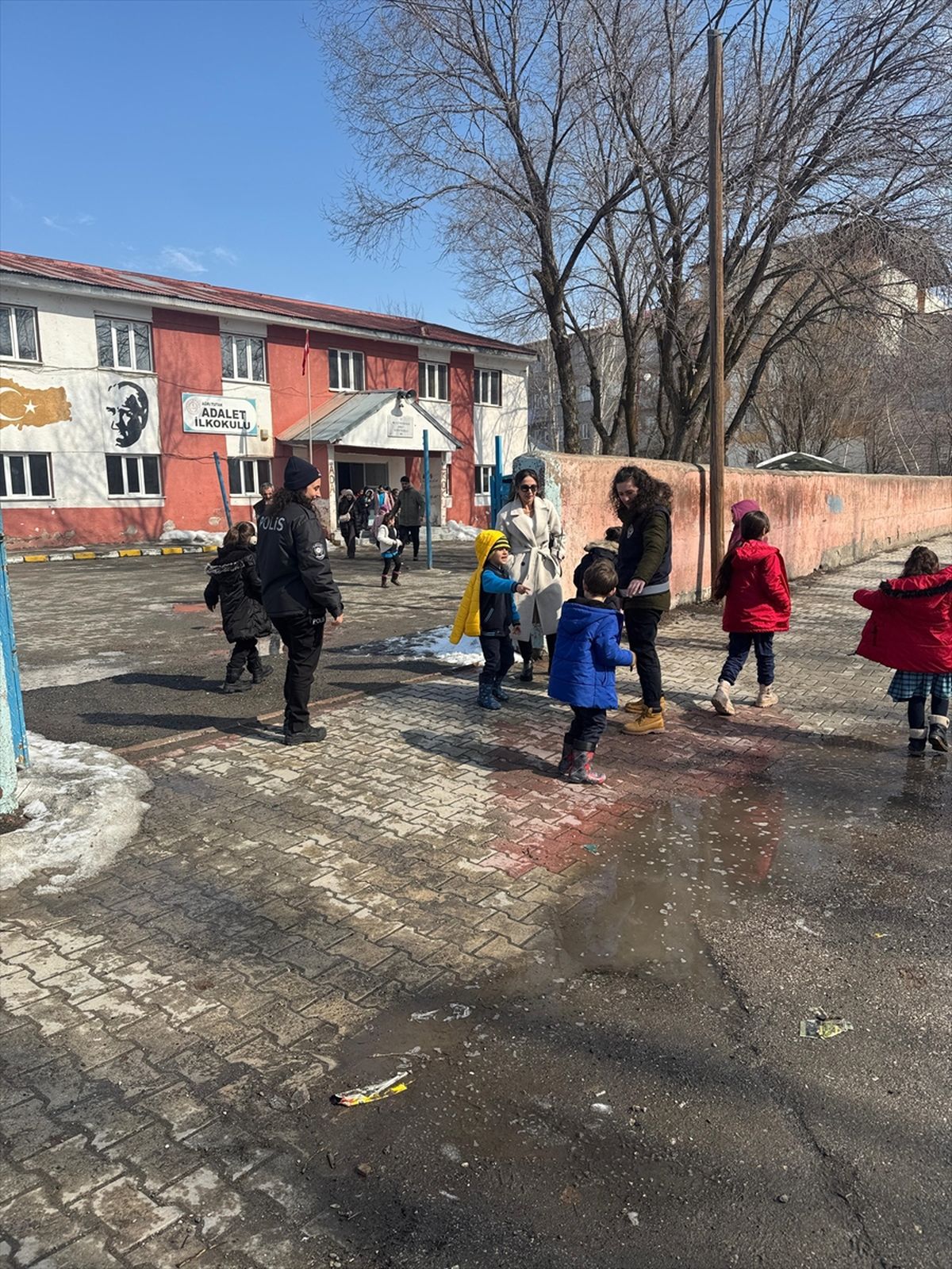 Ağrı'da öğrencilerin güvenliği için okul çevreleri gözetim altında tutuluyor