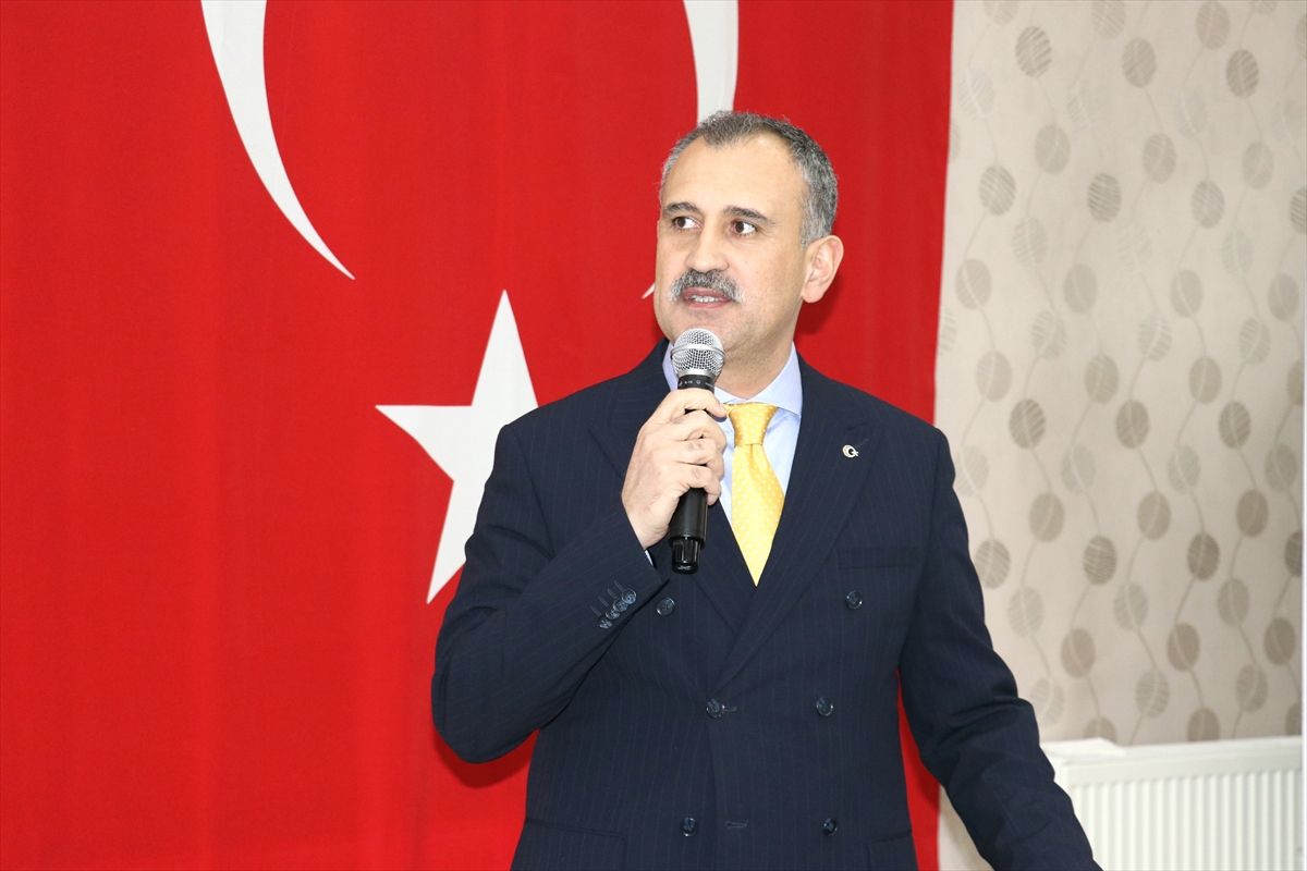 Ağrı Valisi Bozkurt, yetim çocuklar ve aileleriyle iftarda bir araya geldi
