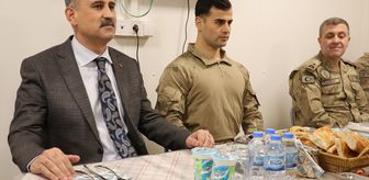 Ağrı Valisi Önder Bozkurt, Ağrı Dağı eteklerindeki üs bölgesinde komandolarla iftar yaptı Açıklaması