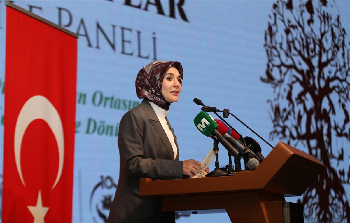 Aile ve Sosyal Hizmetler Bakanı Göktaş, "Kökler ve Kanatlar Aile Paneli"nde konuştu Açıklaması