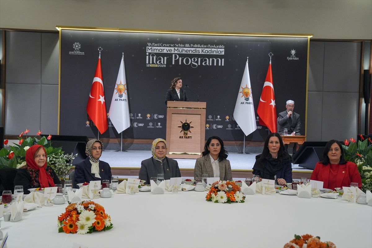 AK Parti'de 'Mimar ve Mühendis Kadınlar İftar Programı' düzenlendi