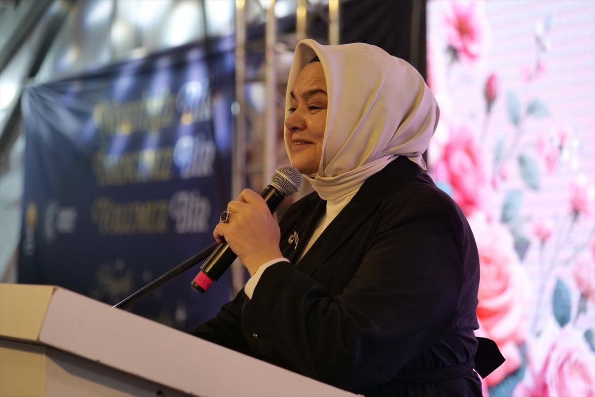 Ayşen Gürcan, Dünya Kadınlar Günü'nde Kadınlarla Bir Araya Geldi