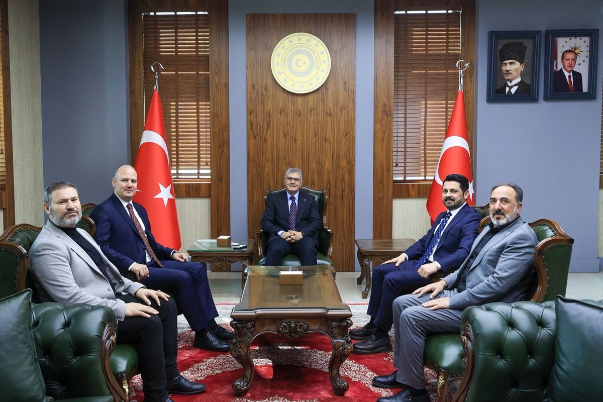 AK Parti Genel Başkan Yardımcısı İleri, Bingöl'de ziyaretlerde bulundu