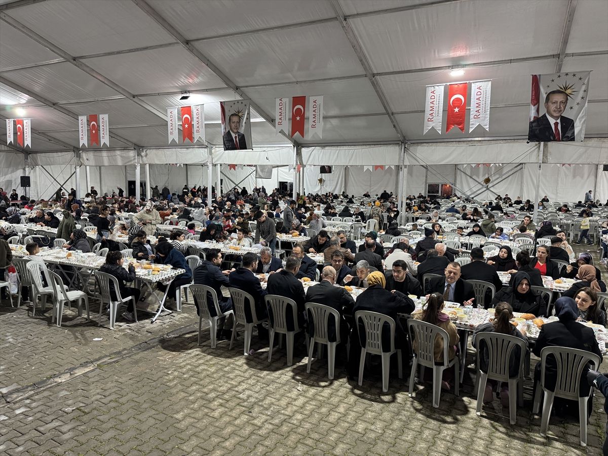 AK Parti Genel Başkan Yardımcısı Kaya, 'Çocuk gülerse dünya güler' iftar programına katıldı