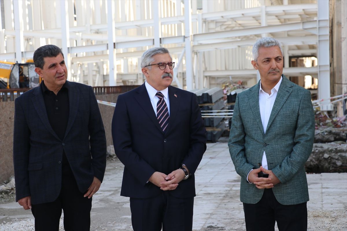 AK Parti Genel Başkan Yardımcısı Yayman Hatay Arkeoloji Müzesi'ndeki çalışmaları inceledi