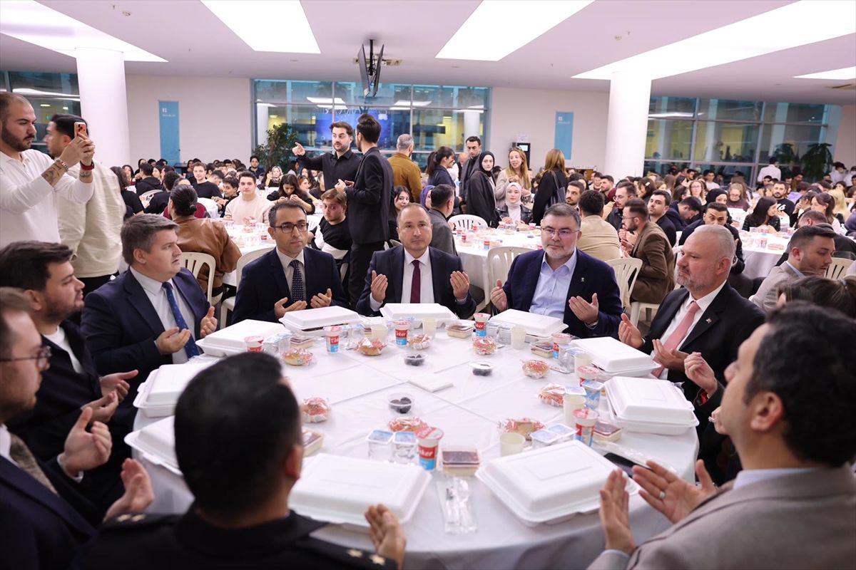 AK Parti İzmir'de İftar Organizasyonu