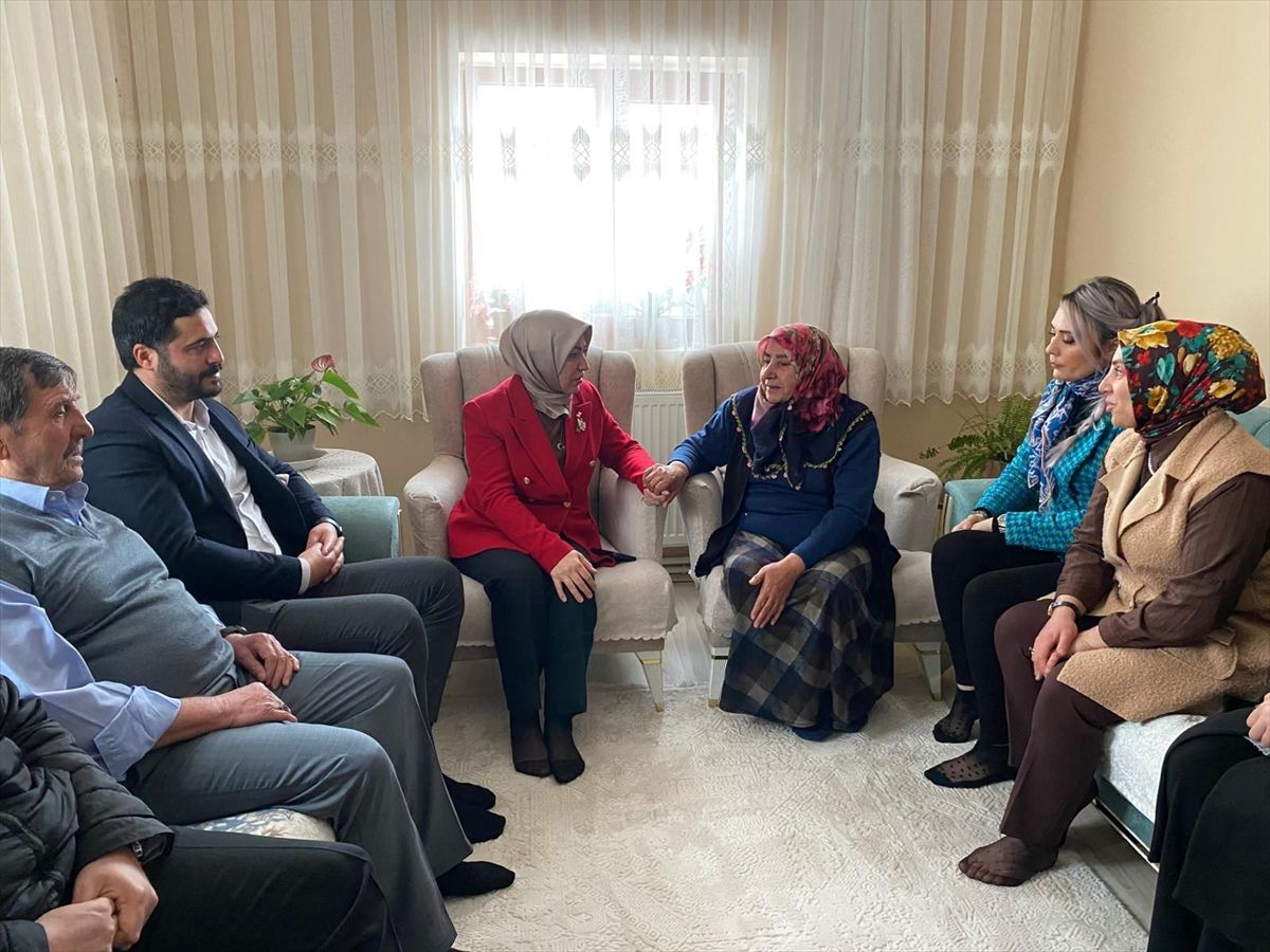 Rukiye Toy, Gençlerle İftar Yaparak Şehit Ailelerini Ziyaret Etti