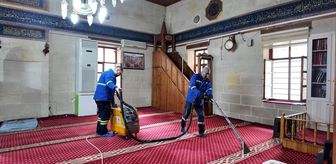 Akdeniz ilçesindeki camilerde bayram temizliği yapıldı