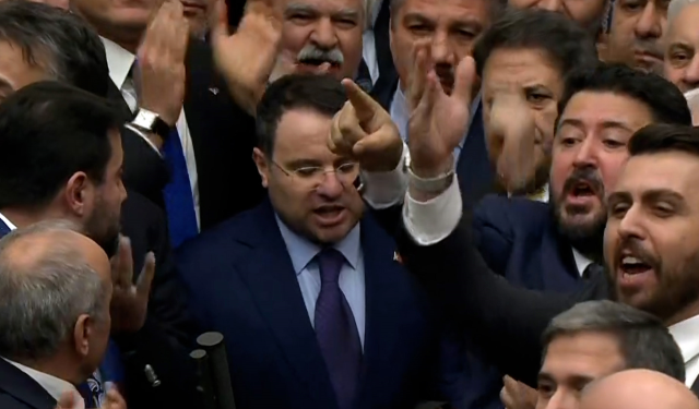 akin gurlek ak partili vekillerin etten duvar 19558300 1448 m