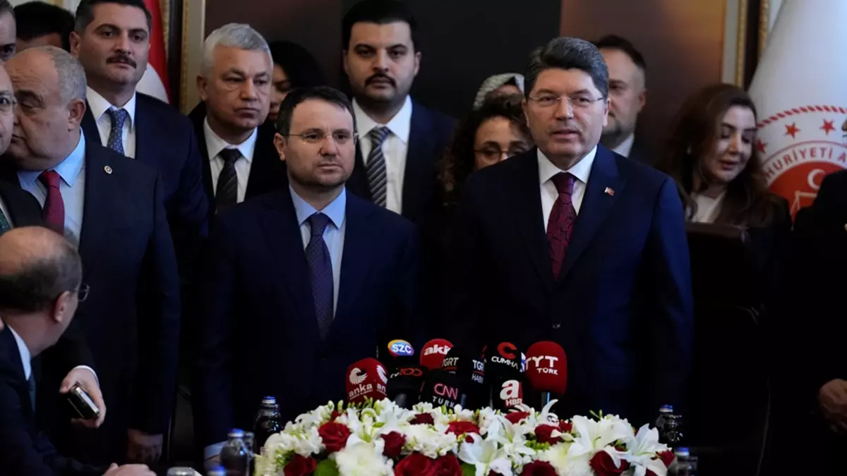 Akın Gürlek bakanlık görevini Yılmaz Tunç’tan devraldı: Bu emaneti daha ileriye taşıyacağız