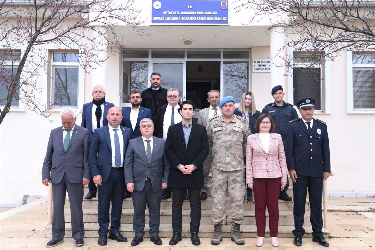 Akseki protokolü bayramda görev başındaki kamu personelini ziyaret etti