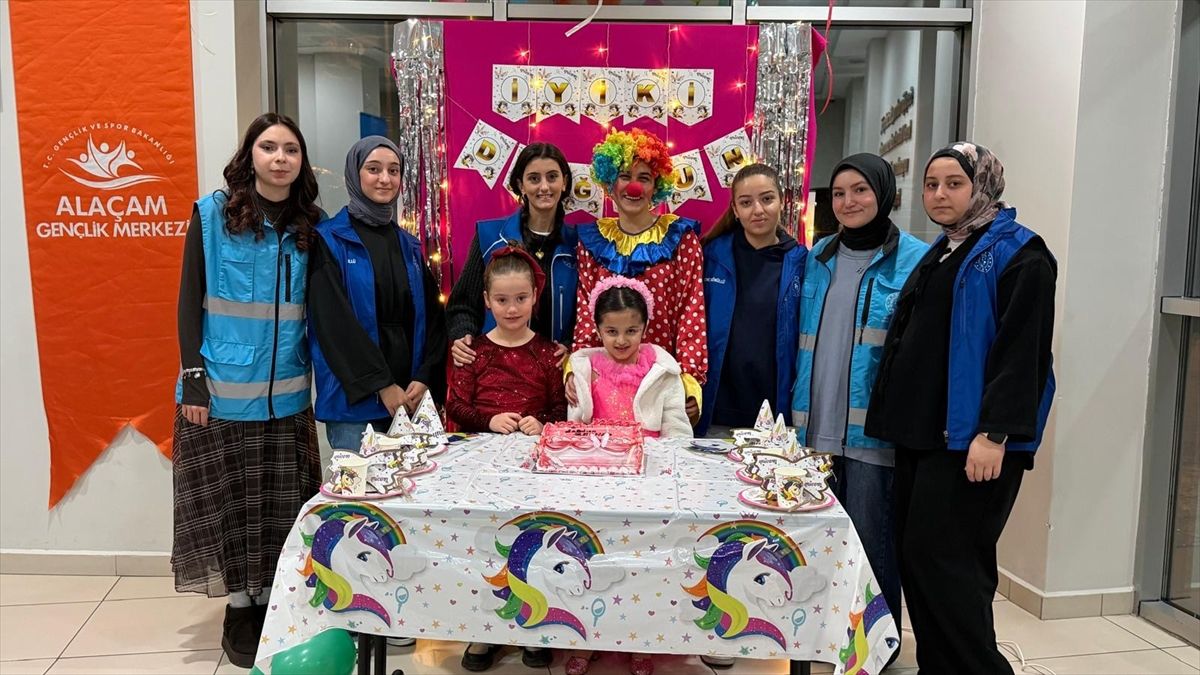 Alaçam'da şehit kızına anlamlı doğum günü kutlaması