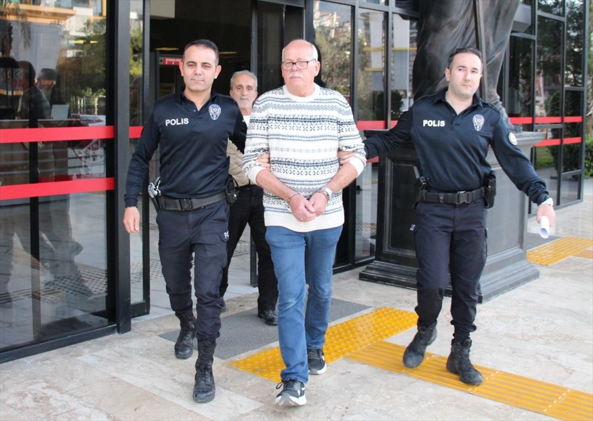 Alanya'da 1 kişinin öldüğü trafik kazasına karışan sürücü tutuklandı