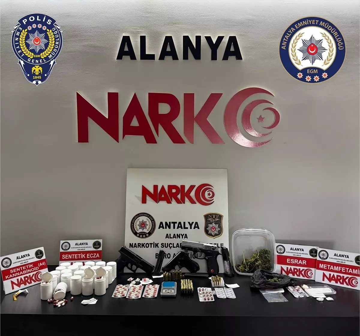 Alanya'da 45 adrese yapılan uyuşturucu operasyonunda 39 gözaltı