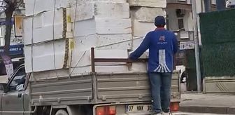 Alanya'da kamyonet arkasında tehlikeli yolculuk