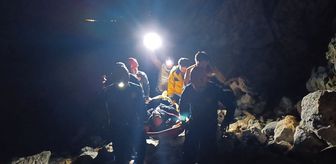 Alanya'da kayalıktan düşerek yaralanan kişi kurtarıldı