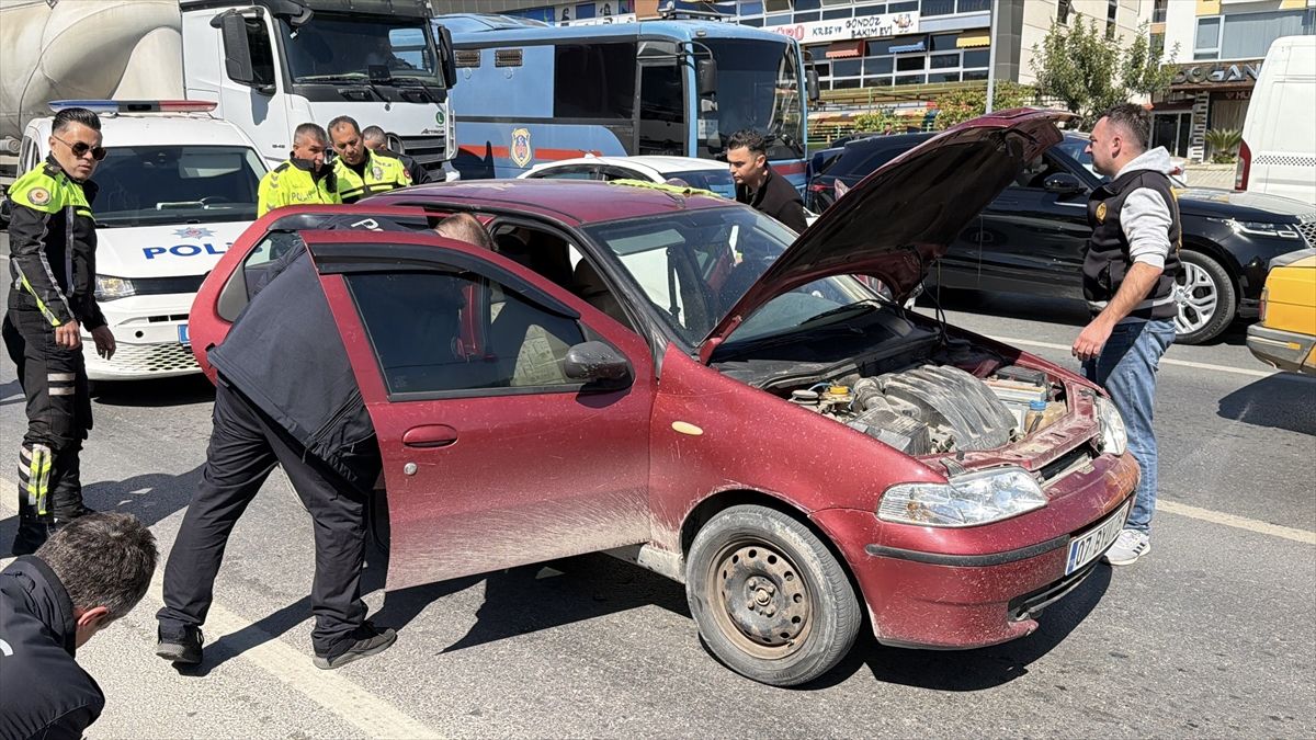 Alanya'da polisin 'dur' ihtarına uymayan sürücüye 357 bin lira ceza uygulandı