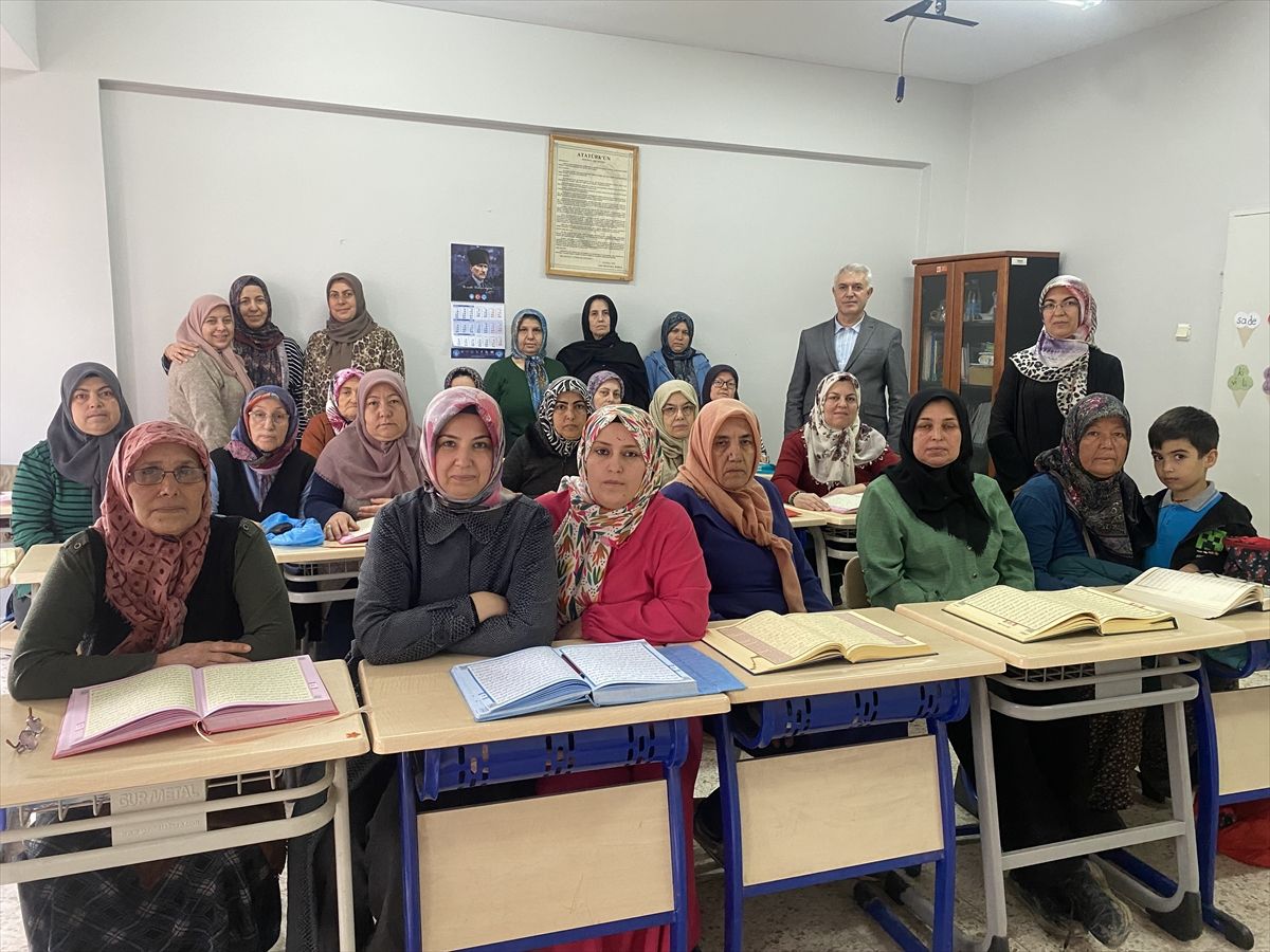 Alaşehir'de ramazan ayı dolayısıyla Kur'an-ı Kerim kursu açıldı