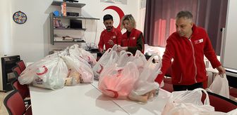 Alaşehir'de Türk Kızılay'dan çocuklara bayramlık