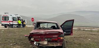 Amasya'da iki otomobilin çarpıştığı kazada 5 kişi yaralandı