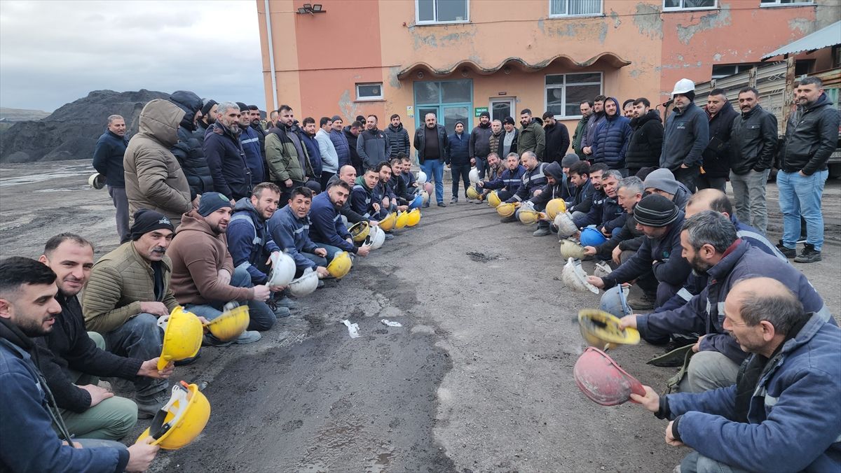 Amasya'da kömür madeninde çalışan işçilerden iş bırakma eylemi