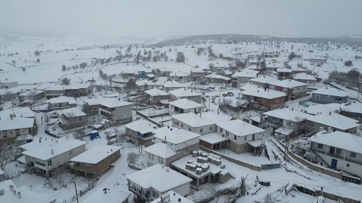 Amasya'nın yüksek kesimlerinde kar etkili oldu