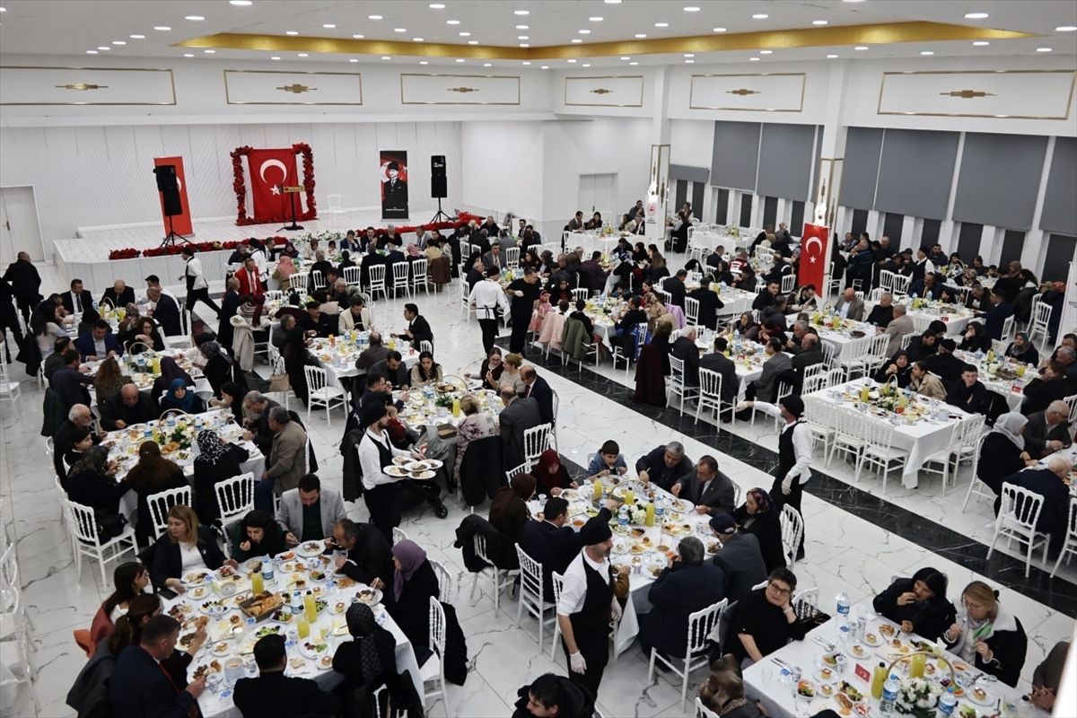 Vali Bakan, Şehit Aileleriyle İftarda Buluştu