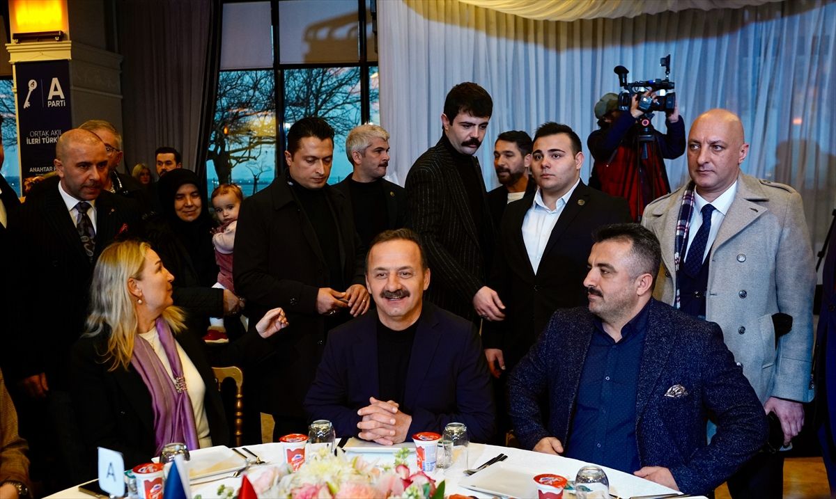 Anahtar Parti Genel Başkanı Ağıralioğlu, İstanbul'da partisinin iftar programına katıldı Açıklaması