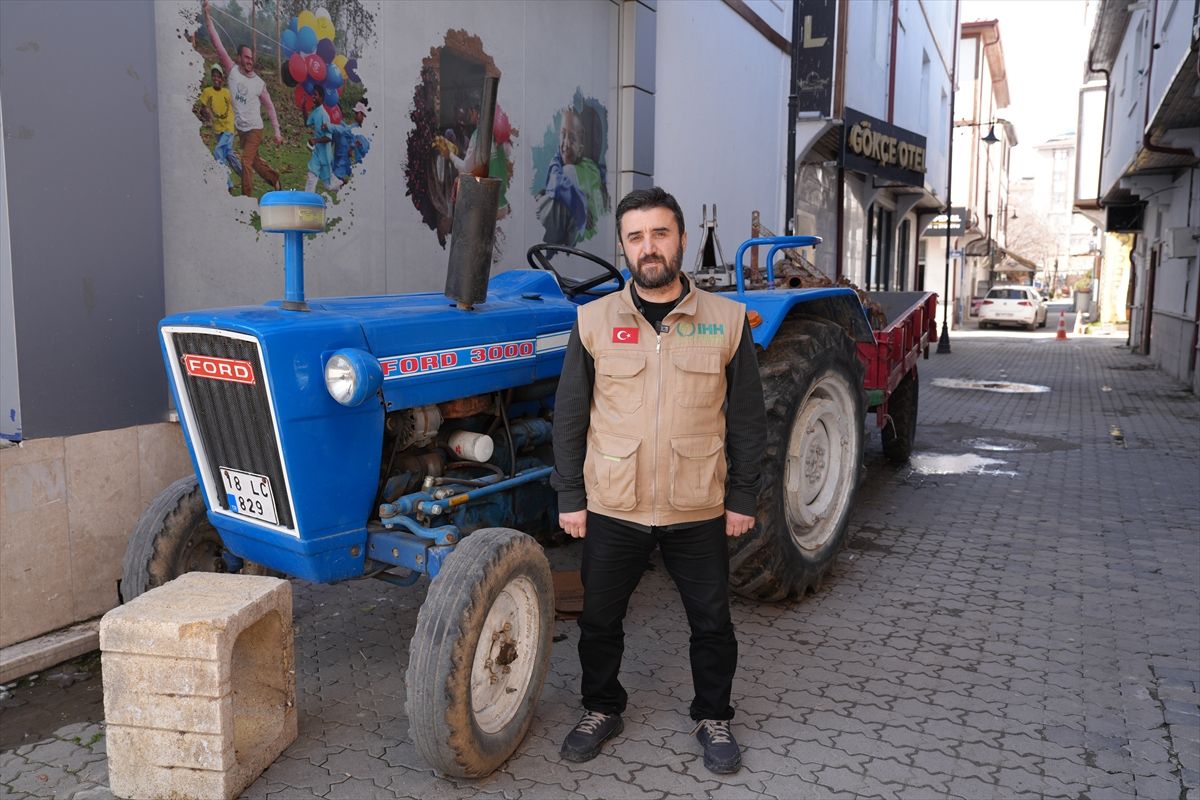 Ankaralı hayırsever Filistinliler için traktörünü bağışladı