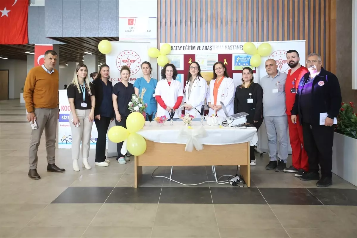 Antakya'da "Uluslararası Çocukluk Çağı Kanseri Günü" kapsamında stant açıldı