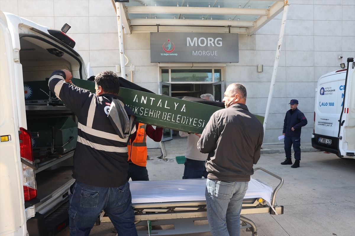Antalya açıklarında 14 düzensiz göçmenin cesedine ulaşıldı