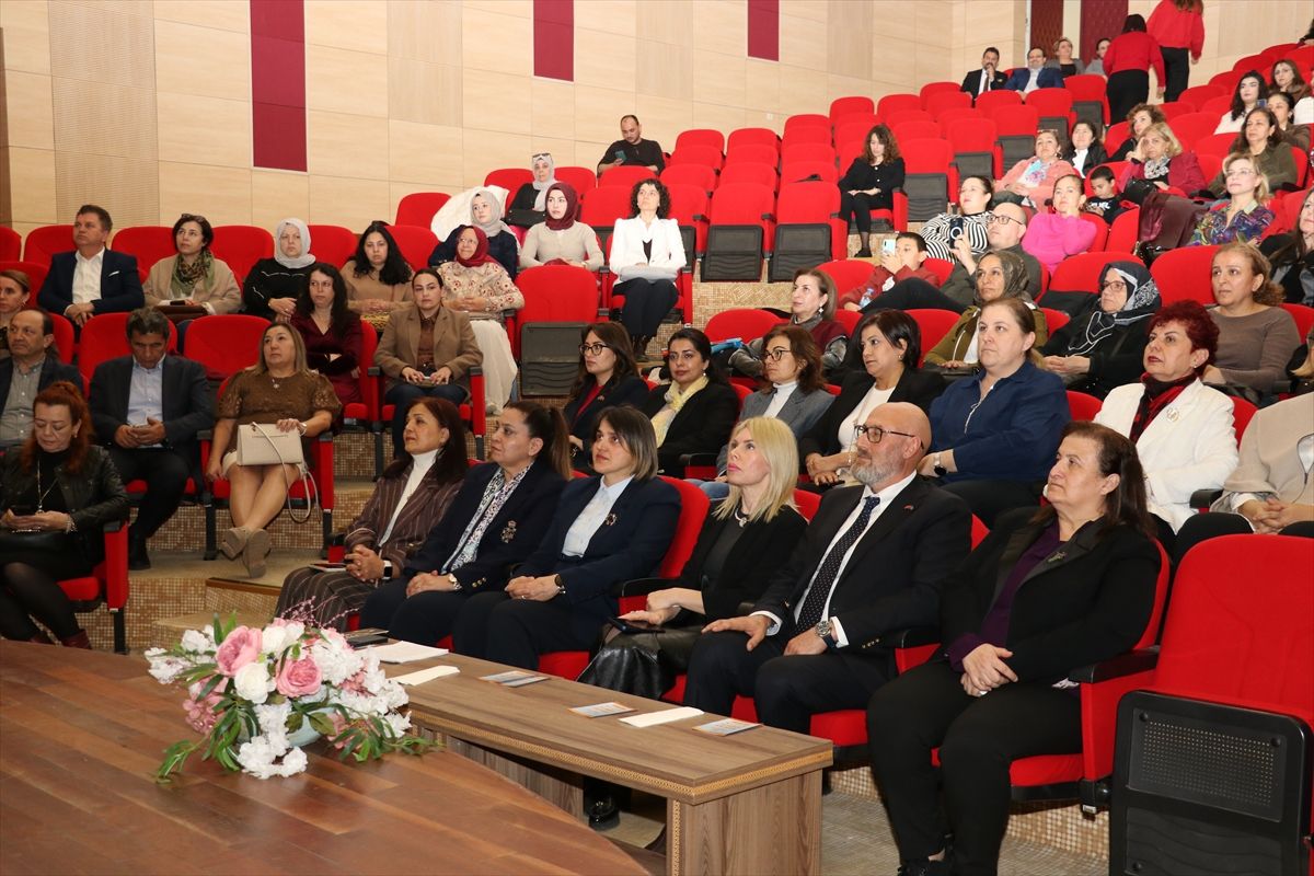 Antalya'da "8 Mart Dünya Kadınlar Günü" programı düzenlendi