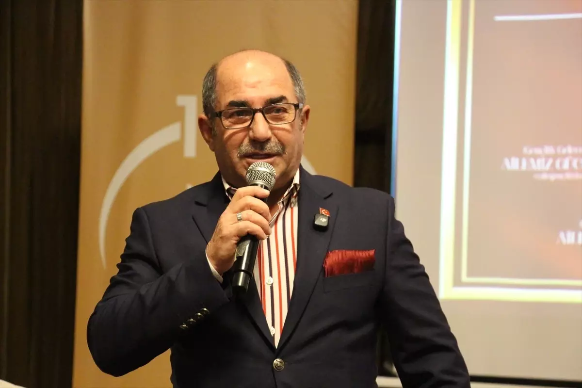 Antalya'da "Aile ve Gençlik Fonu"ndan yararlanan çiftler söyleşide buluştu