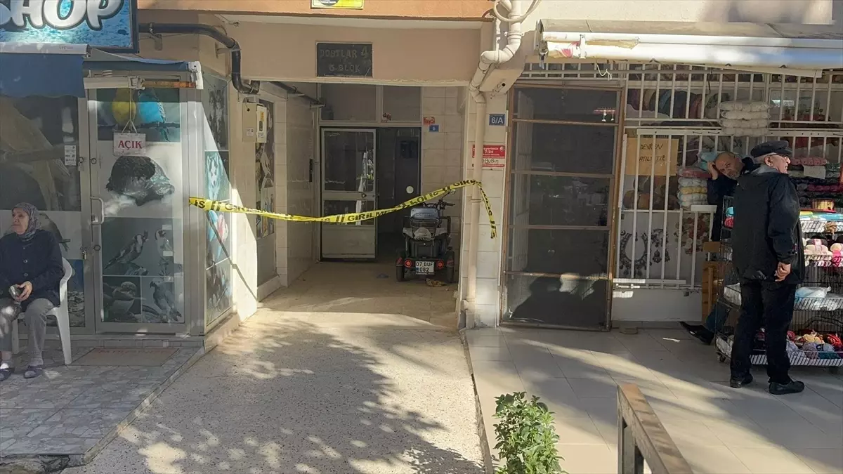 Antalya'da bir evde 2 kişi ölü bulundu